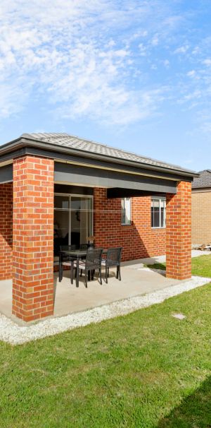Spacious & Comfortable Family Living - Photo 1