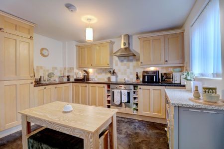 2 bedroom apartment to rent - Photo 5