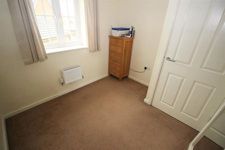 3 bedroom semi-detached house to rent - Photo 5