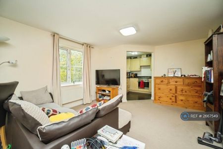 2 bedroom flat to rent - Photo 2