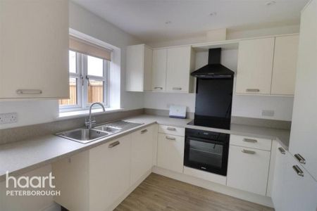 2 bedroom semi-detached house to rent - Photo 5