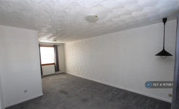 3 bedroom end of terrace house to rent - Photo 1