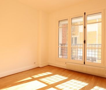 Appartement • Saint Philippe du Roule - Photo 3