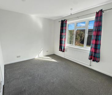 2 bedroom detached bungalow to rent - Photo 3