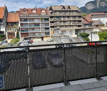 Location Appartement 2 pièces 42m² BONNEVILLE 74130 - Photo 2