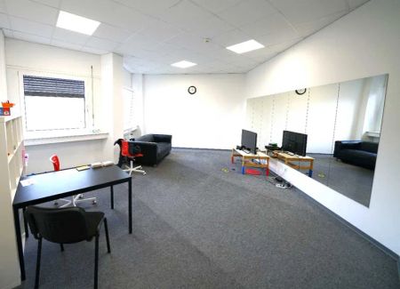 Provisionsfrei: Ca. 212 m² Büro-, Praxis- oder Studiofläche in Rtg.-Lintorf - Photo 3