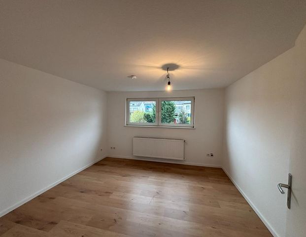 Helle sanierte 3-Zimmer Dachgeschosswohnung in Witten - Photo 1