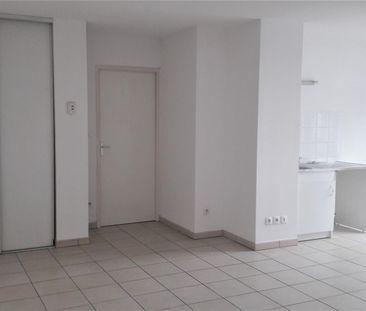 location Appartement T3 DE 60.28m² À CALUIRE ET CUIRE - Photo 2