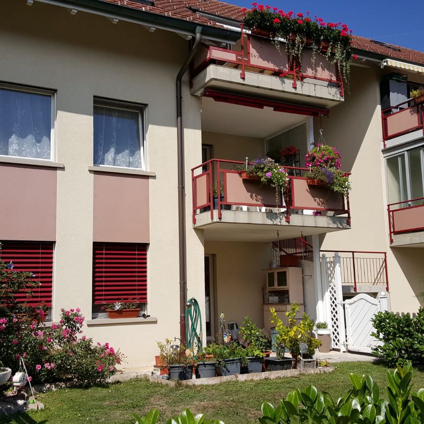 4.5 Chambre appartement sur deux étages à Sulz - Photo 1