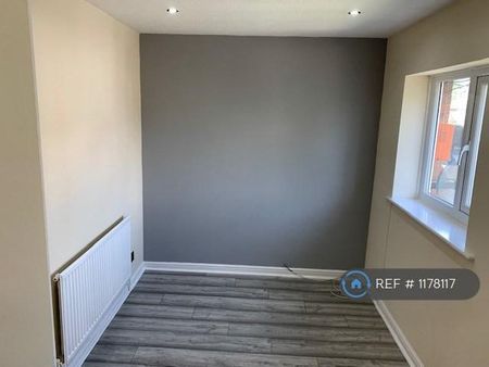 2 bedroom terraced house to rent - Photo 5