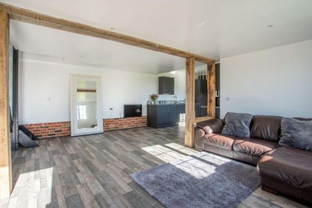 1 bedroom detached house to rent - Photo 2