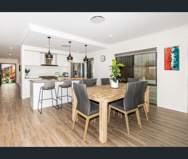 Modern Comfort in Ormeau Hills - Photo 2