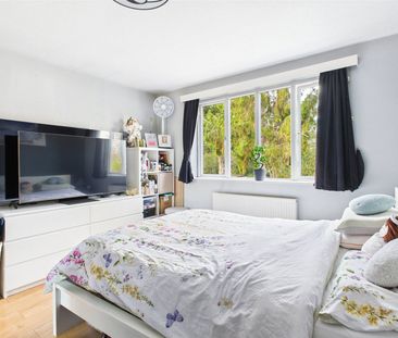 Seymour Gardens, Feltham, TW13 - Photo 4