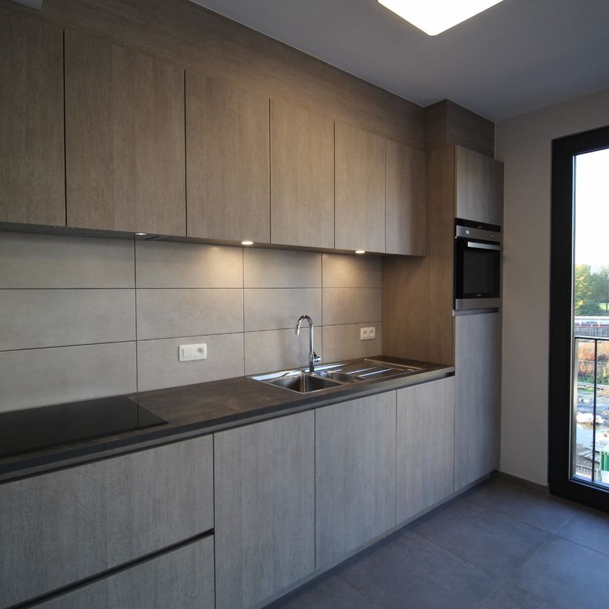 Instapklaar 1 slaapkamer appartement met zicht op de Leie - Photo 1