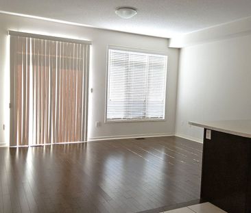 For Lease - 96 Fortis Crescent, Bradford West Gwillimbury, Ontario - Photo 2