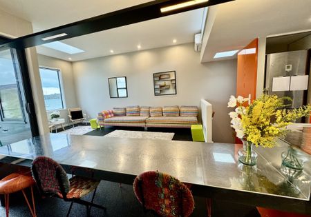 Split level townhouse on the waterfront - Photo 3