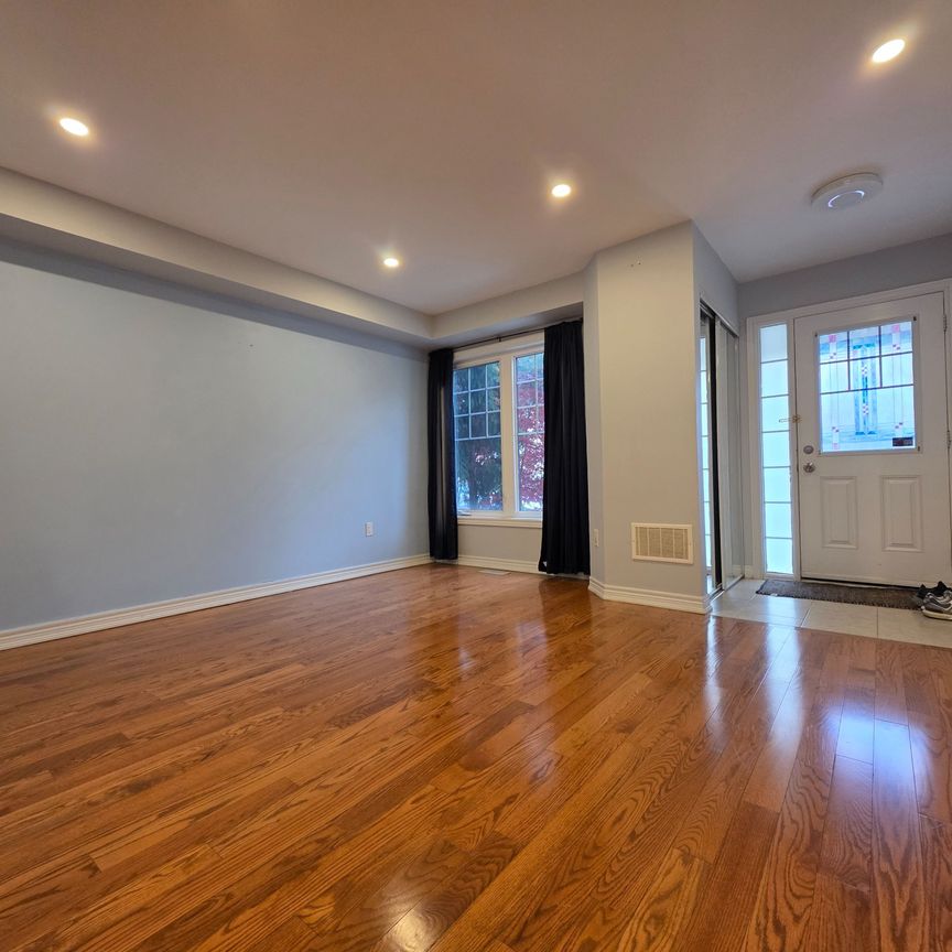 For Lease - 11 Winisk Street, Richmond Hill, Ontario - Photo 1