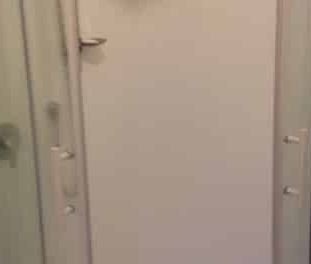 Sunny Karori 3-bedroom house with a garage - Photo 1