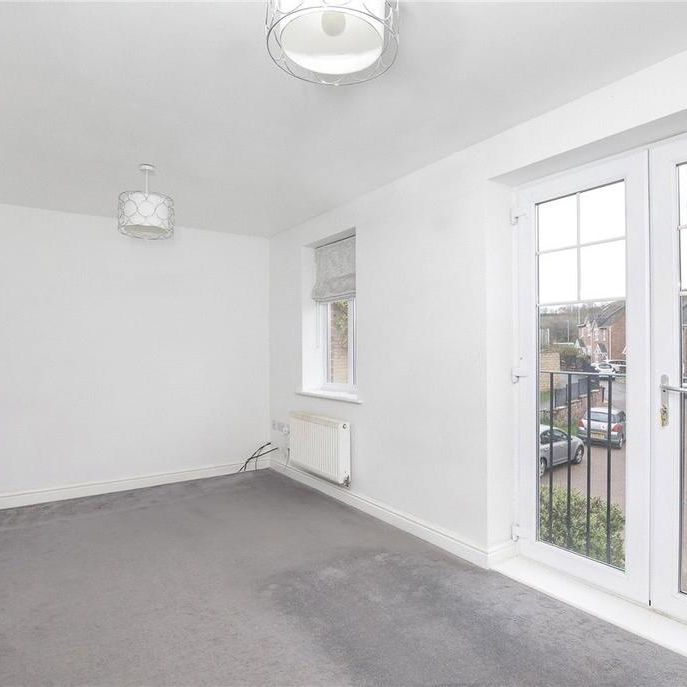 4 bedroom semi-detached house to rent - Photo 1