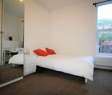 2 Bedroom Apartment - Photo 1