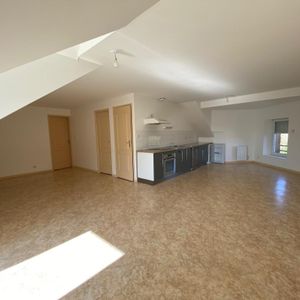 Location Appartement 4 pièces 76m² ST AUBIN DES CHATEAUX 44110 - Photo 2