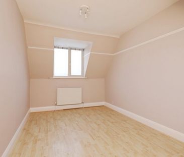 2 bedroom Flat To Let - Photo 2