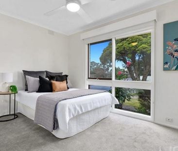 Renovated 4 bedroom family home - Photo 3