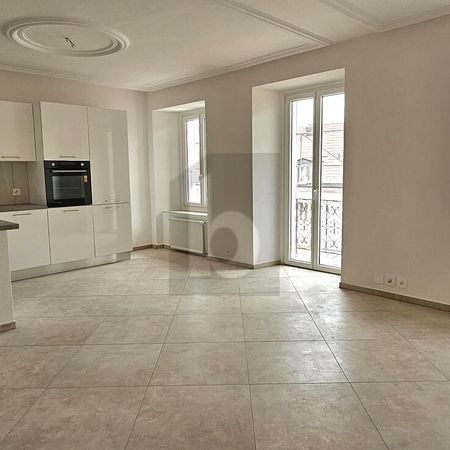 RÉNOVÉ À PROXIMITÉ DU CENTRE-VILLE - Photo 3