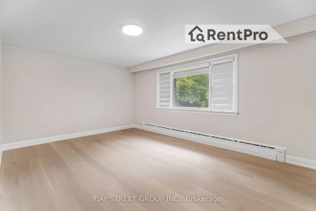 Detached Home For Lease | W9231450 - Photo 5