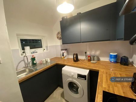 1 bedroom flat to rent - Photo 5