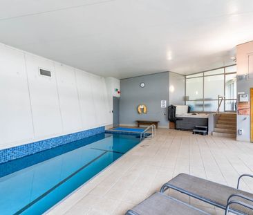 The Mirage - Furnished 1 Bedroom - Photo 3