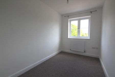 3 bedroom end of terrace house to rent - Photo 5