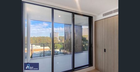 Luxury 2 bedroom Plus Study apartment - Photo 3