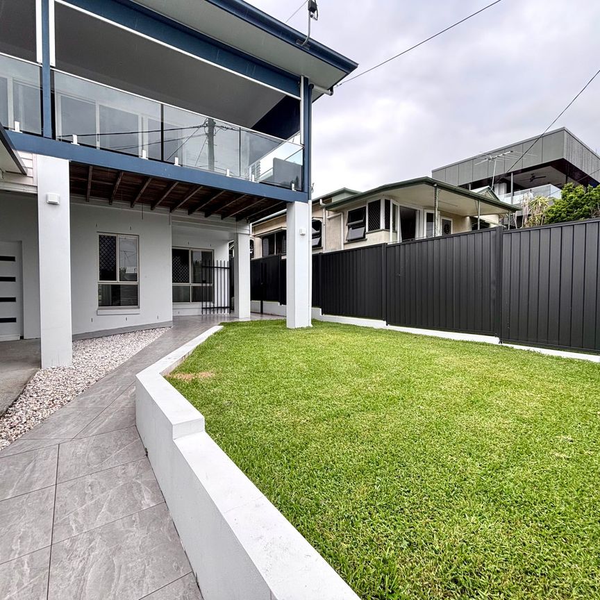 Renovated Dual-Living Family Home in Manly - Photo 1