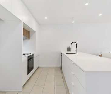 Stylish 2 Bedroom home with private court yard - Photo 1