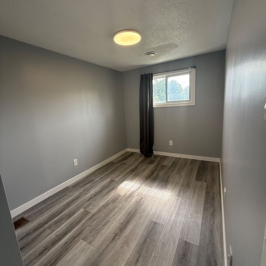 For Lease - 577 Third Street Unit# 24, London East, Ontario - Photo 1