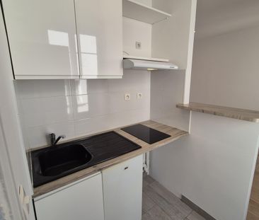 Location Appartement 1 pièce 15m² ST MAUR DES FOSSES 94100 - Photo 1