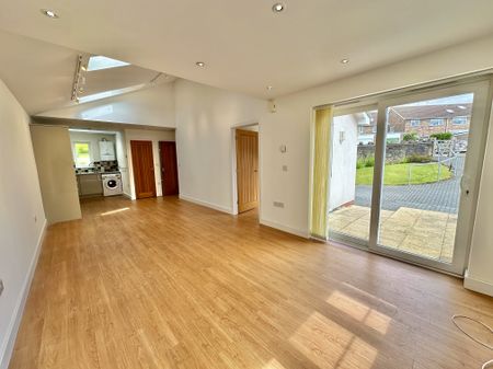 2 bed detached bungalow to rent in Pound Lane, Nailsea, BS48 - Photo 4