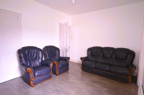 3 Bed Terraced House, Masterman Road, E6 - Photo 1