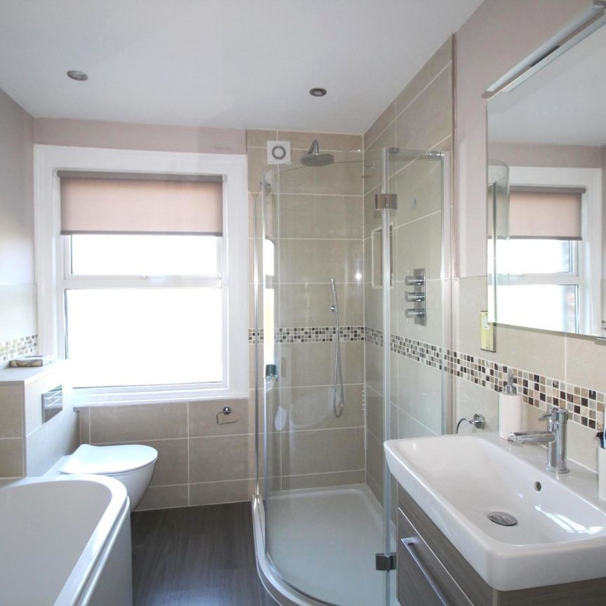 2 bedroom house to rent Doods Road, Reigate, RH2 - Photo 1