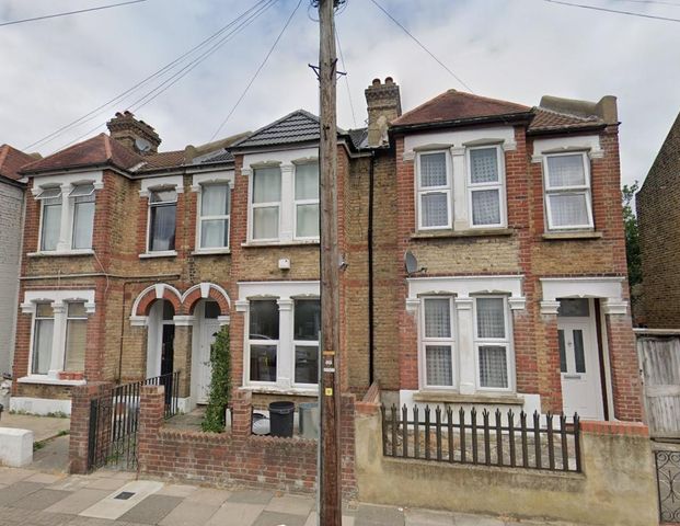 4 bedroom terraced house to rent - Photo 1
