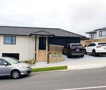 Single Level 4 Bedroom Home in Grenada Village - Photo 5