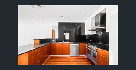 COASTAL LUXURY LIVING IN VAUCLUSE WITH AMPLE ACCOMODATION - Photo 2