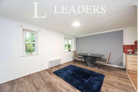 Bedroom Apartment - Barons Court - Close To Town/station And Local Parks, LU2 - Photo 4