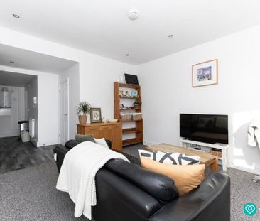 1 bedroom flat to rent - Photo 4