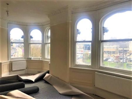 3 bedroom flat to rent - Photo 4