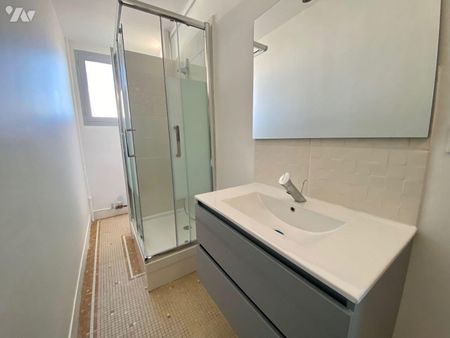 RENNES - Rue de Vern - Appartement T3 rénové avec beaucoup de charme, loué meublé, il est compo... - Photo 4