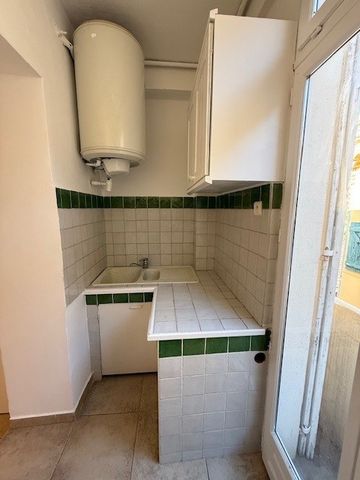 Location Appartement 2 pièces 33m² LE LAVANDOU 83980 - Photo 5