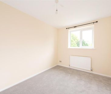 4 bedroom detached house to rent - Photo 3