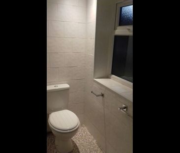 Room in a Shared House, Moore Close, CR4 - Photo 4